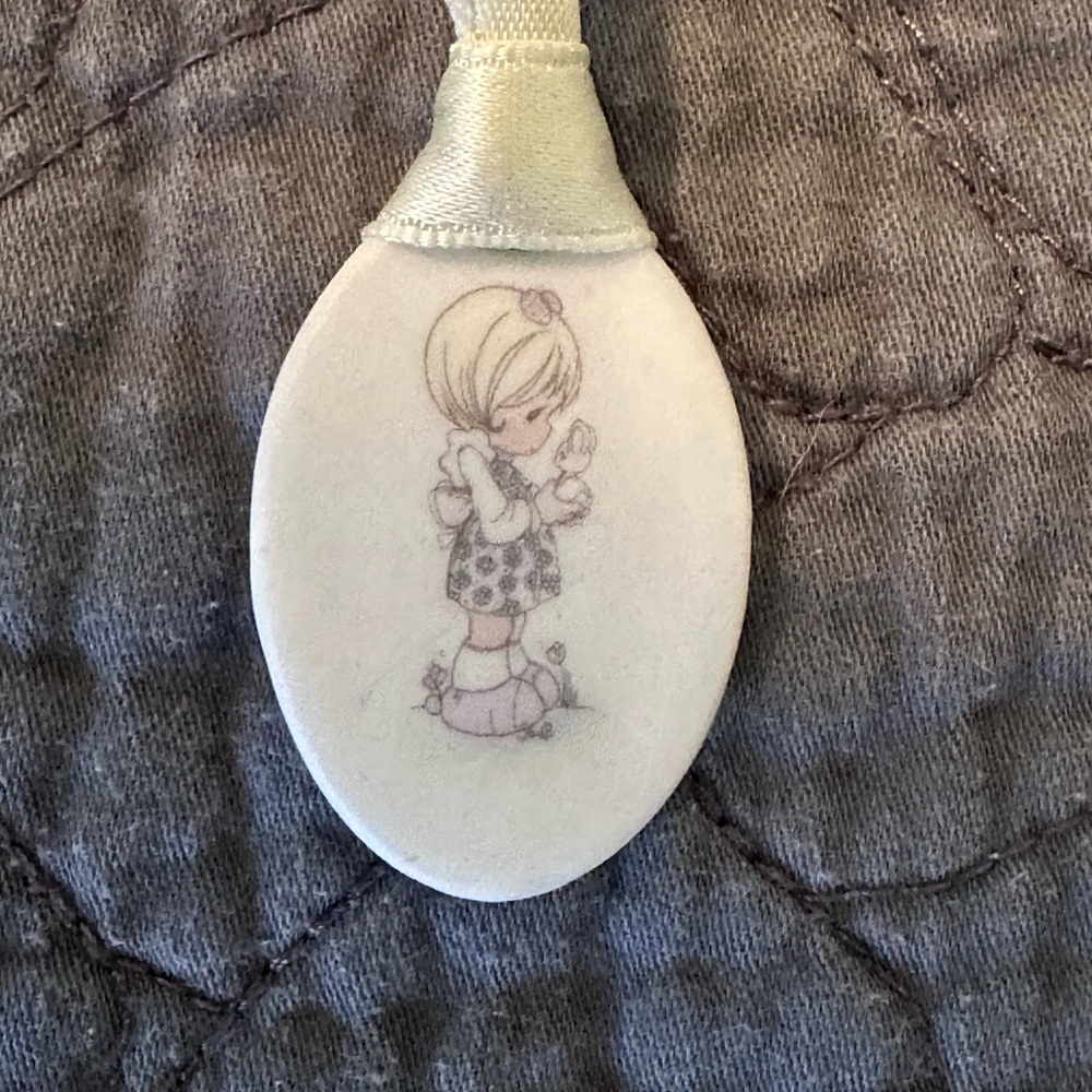 Precious Moments Ceramic Necklace with bunny 1990